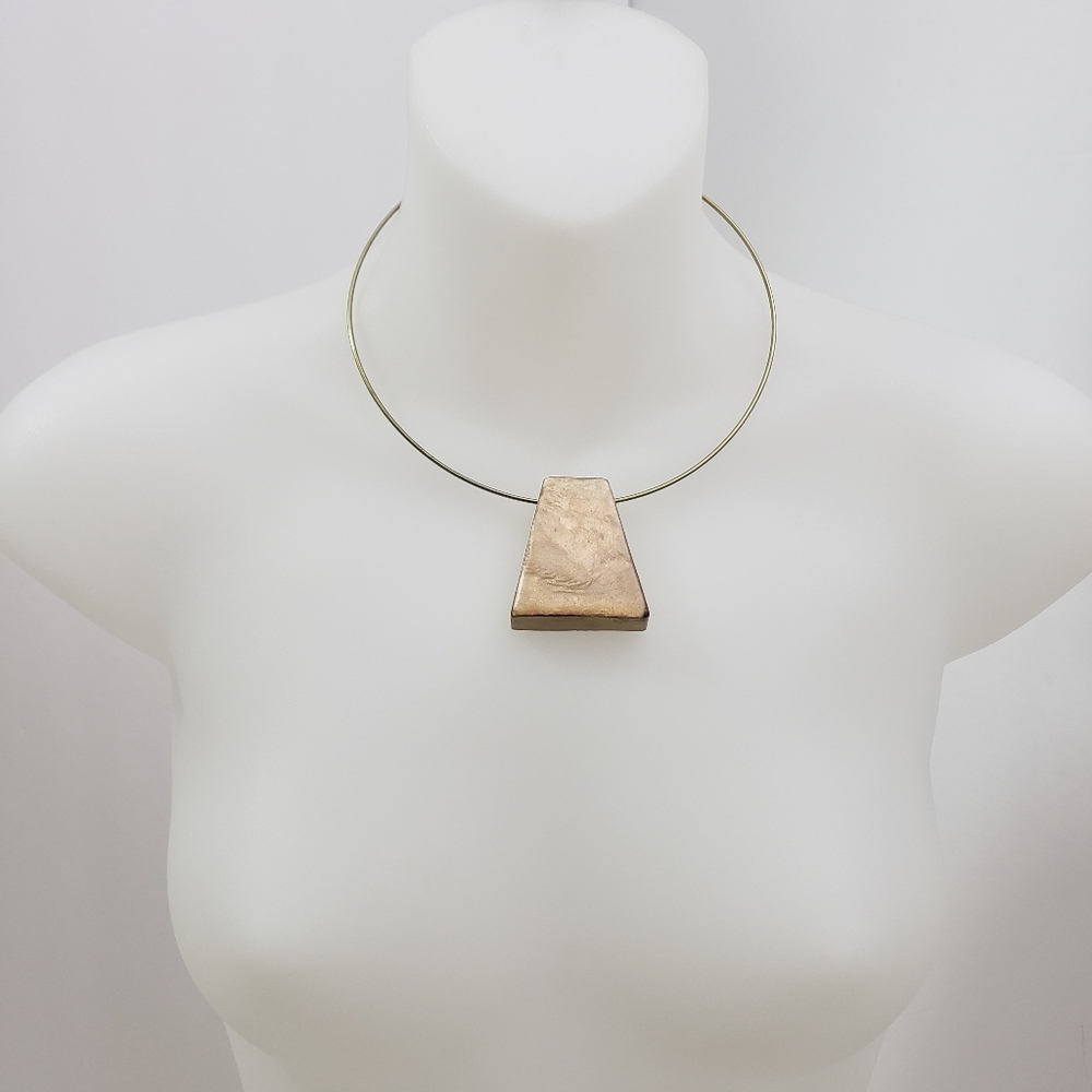 NEW Coconut Shell Capiz Choker Necklace in Goldtone